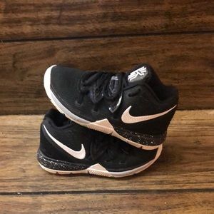 Kyrie ‘oreo’
